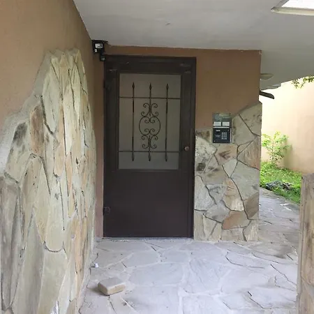 Апартаменты Under The Walnut Tree *